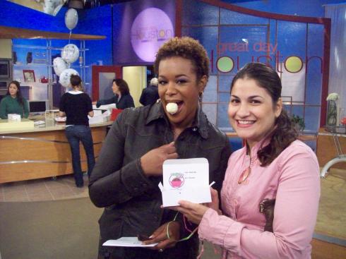 Natalie from Two Be Wed shares angie's cake with Deborah Duncan.